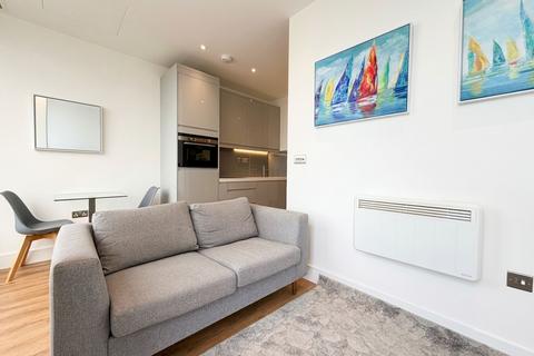 Studio to rent, West Gate, London, W5