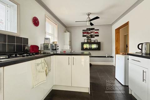 2 bedroom bungalow for sale, Shide Path, Newport, Isle of Wight