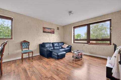 2 bedroom flat for sale, Essex Road, Chadwell Heath, RM6