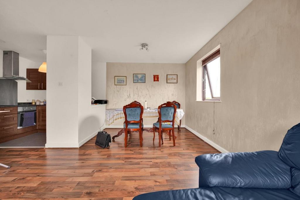 Apartment in London, London Borough of Redbridge - View 5
