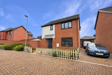 3 bedroom detached house for sale, Tartan Close, Frating, Colchester, CO7