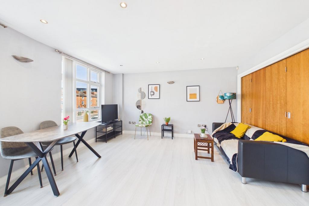 Apartment in Reading, Reading Town Centre, Coley - View 2