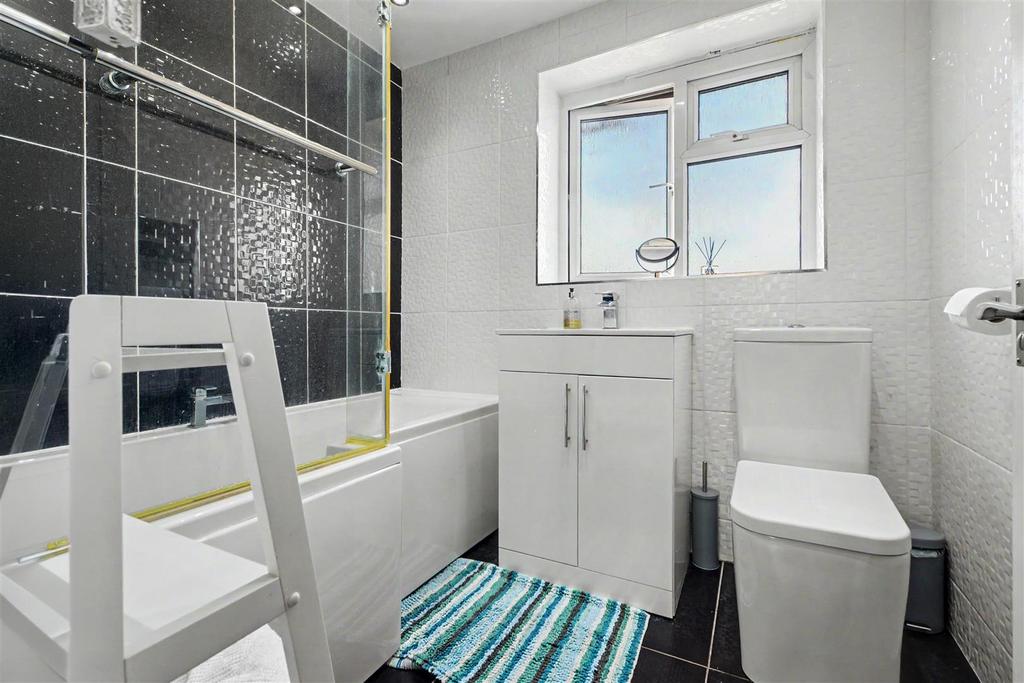 House in Nottingham, Woodthorpe - View 4