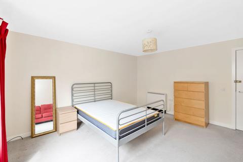 3 bedroom flat to rent, Easter Dalry Road, Dalry, Edinburgh, EH11