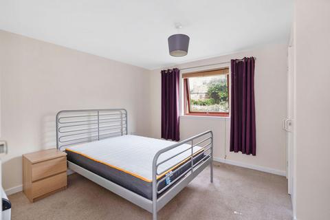 3 bedroom flat to rent, Easter Dalry Road, Dalry, Edinburgh, EH11
