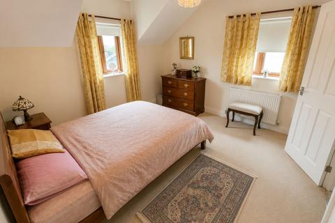 3 bedroom semi-detached house for sale, Clos Albion, Llandeilo, SA19