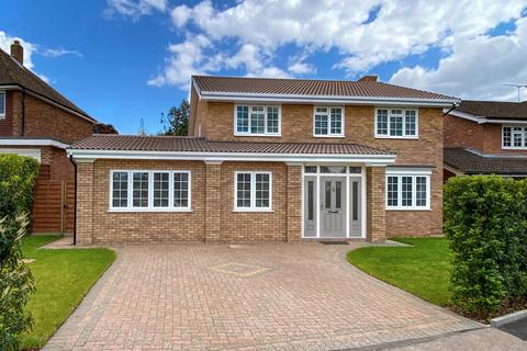 Derwent Close, Claygate, Esher, Surrey, KT10