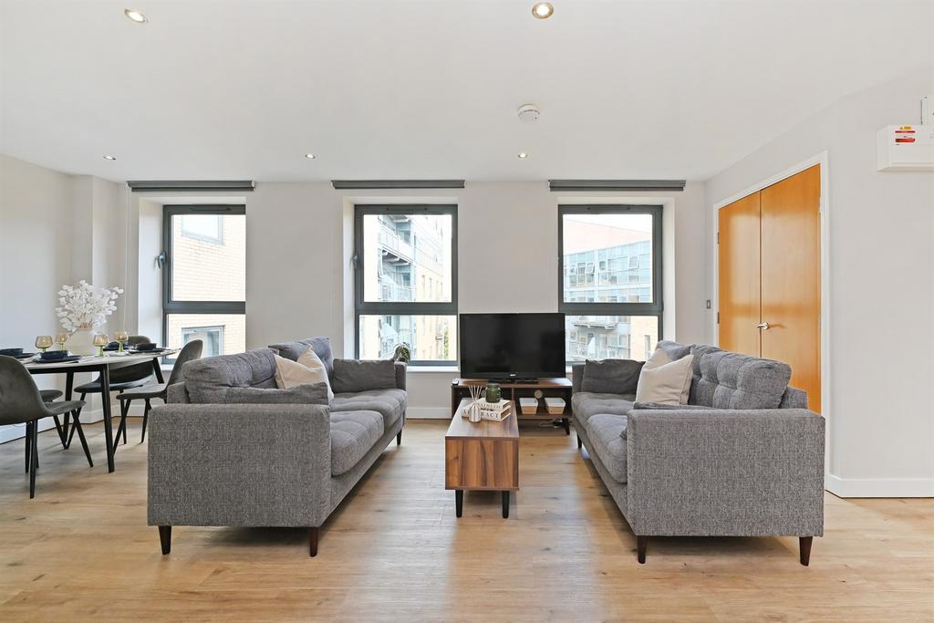 Apartment in Sheffield, South Yorkshire - View 3