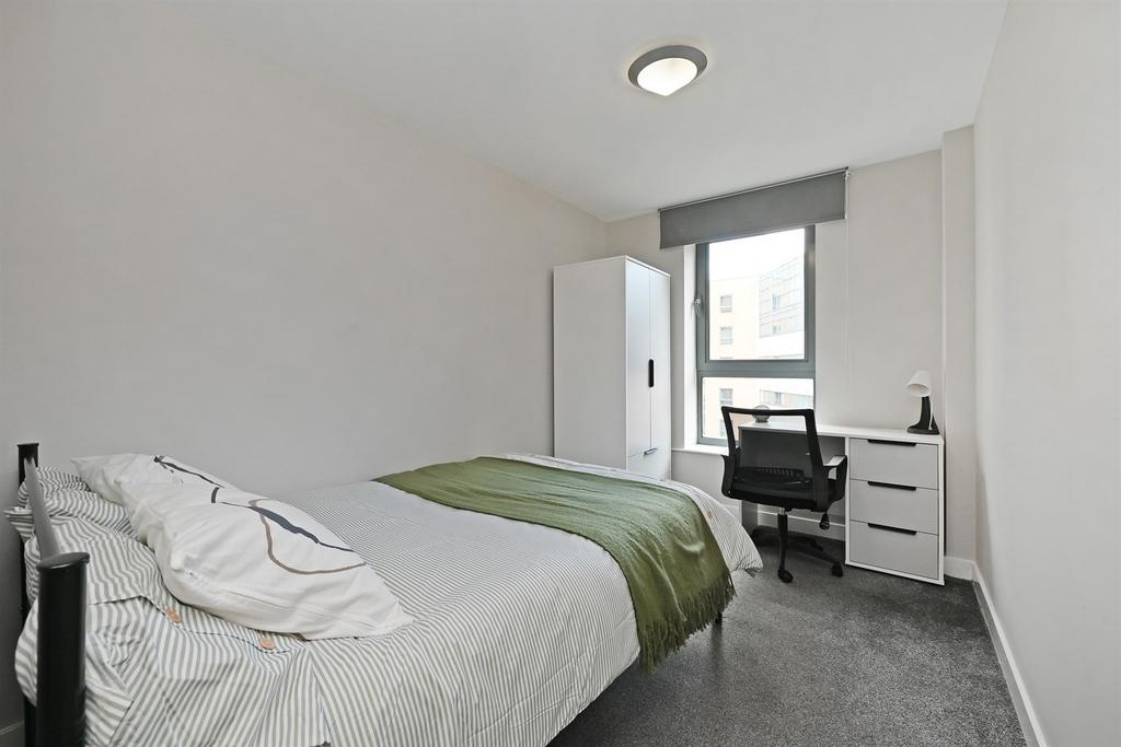 Apartment in Sheffield, South Yorkshire - View 5
