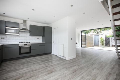 Gibbon Road, Nunhead, SE15