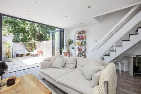 3 bedroom terraced house for sale, Gibbon Road, Nunhead, SE15