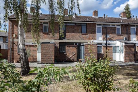 3 bedroom terraced house for sale, Gibbon Road, Nunhead, SE15