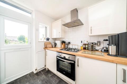 2 bedroom flat for sale, Convent Gardens, London W5