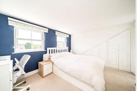 2 bedroom flat for sale, Convent Gardens, London W5
