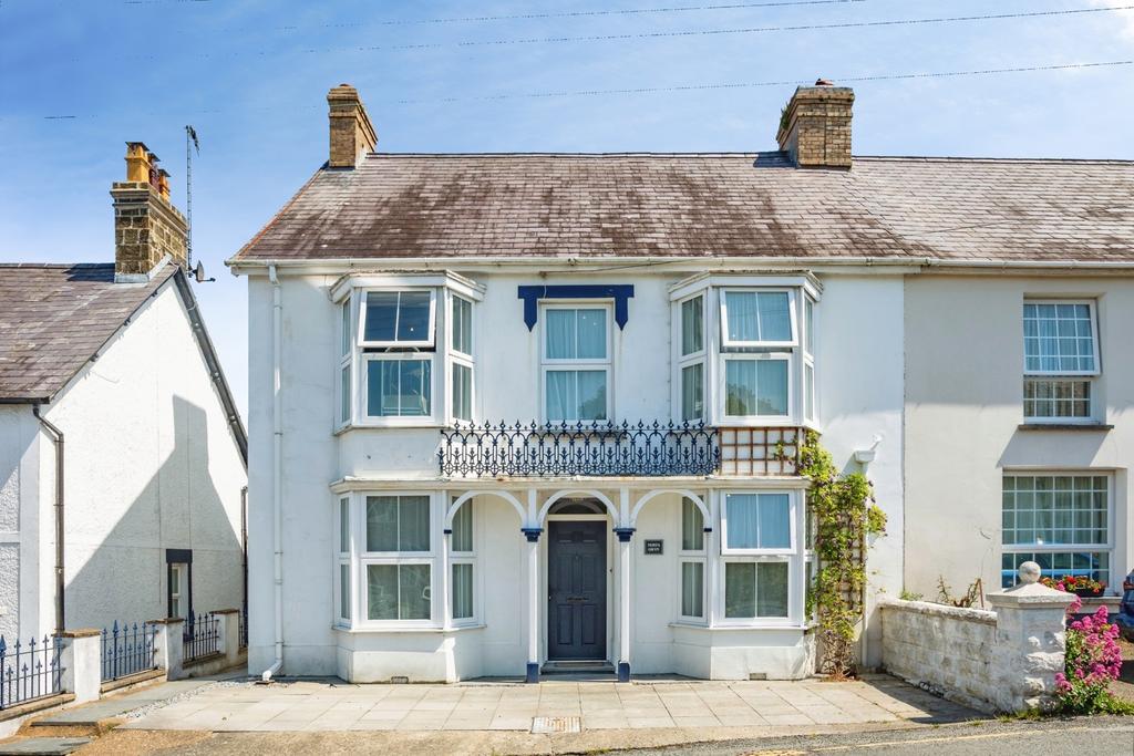 5 bedroom semi-detached house for sale