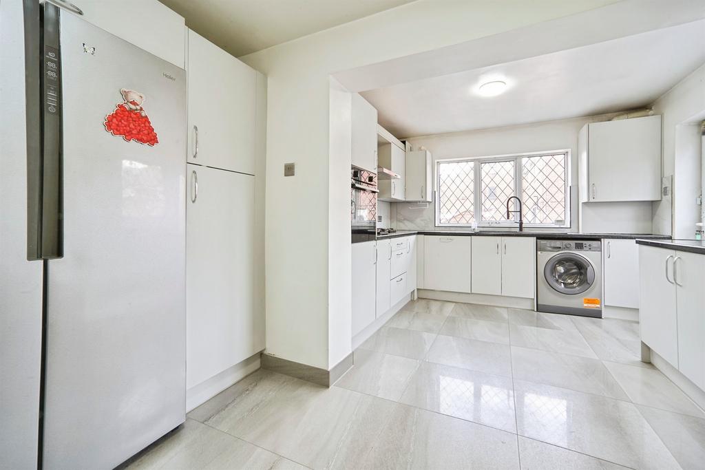 House in Leeds, West Yorkshire - View 3