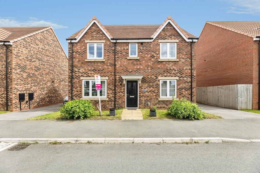4 bedroom detached house for sale