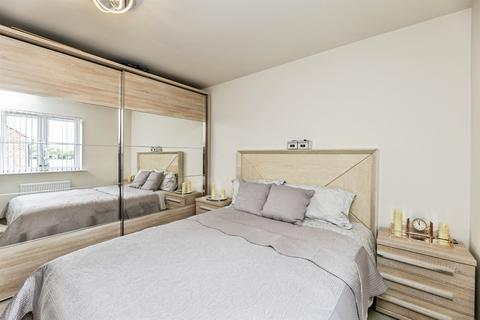 4 bedroom detached house for sale, Heather Drive, Pontefract