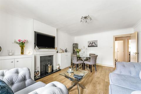 1 bedroom ground floor flat for sale, St Theresa Court, North Chingford
