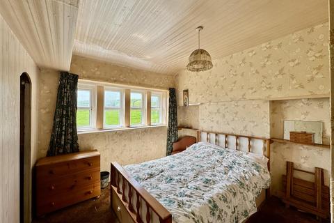 3 bedroom end of terrace house for sale, The Village, Thurstonland, Huddersfield, HD4 6XX