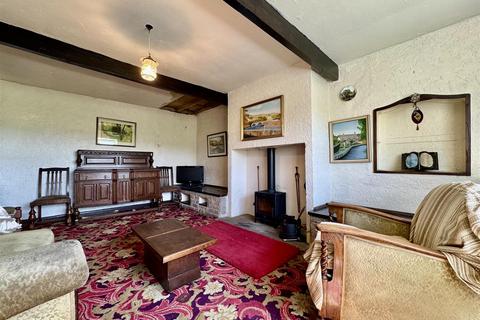 3 bedroom end of terrace house for sale, The Village, Thurstonland, Huddersfield, HD4 6XX