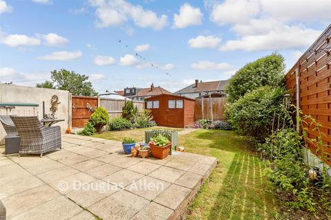 3 bedroom end of terrace house for sale, Ingleby Road, Dagenham RM10