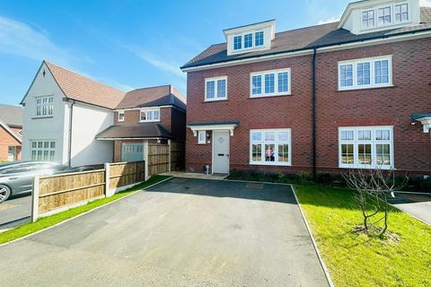 4 bed house for rent in Hixon Close, Tamworth, B77