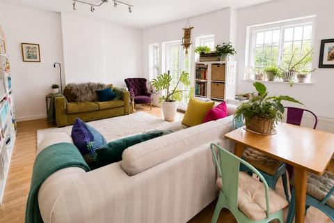 2 bedroom apartment for sale, Maurice Walk, London, NW11