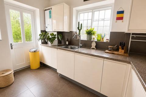 2 bedroom apartment for sale, Maurice Walk, London, NW11