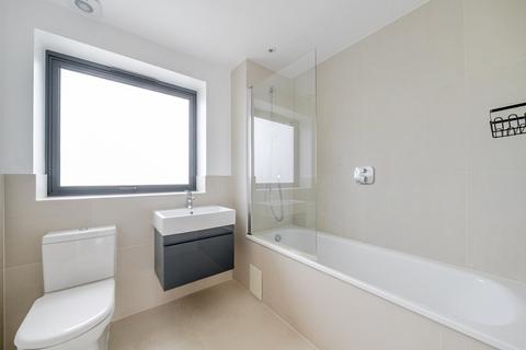 2 bedroom flat to rent, Enmore Road, London, SE25