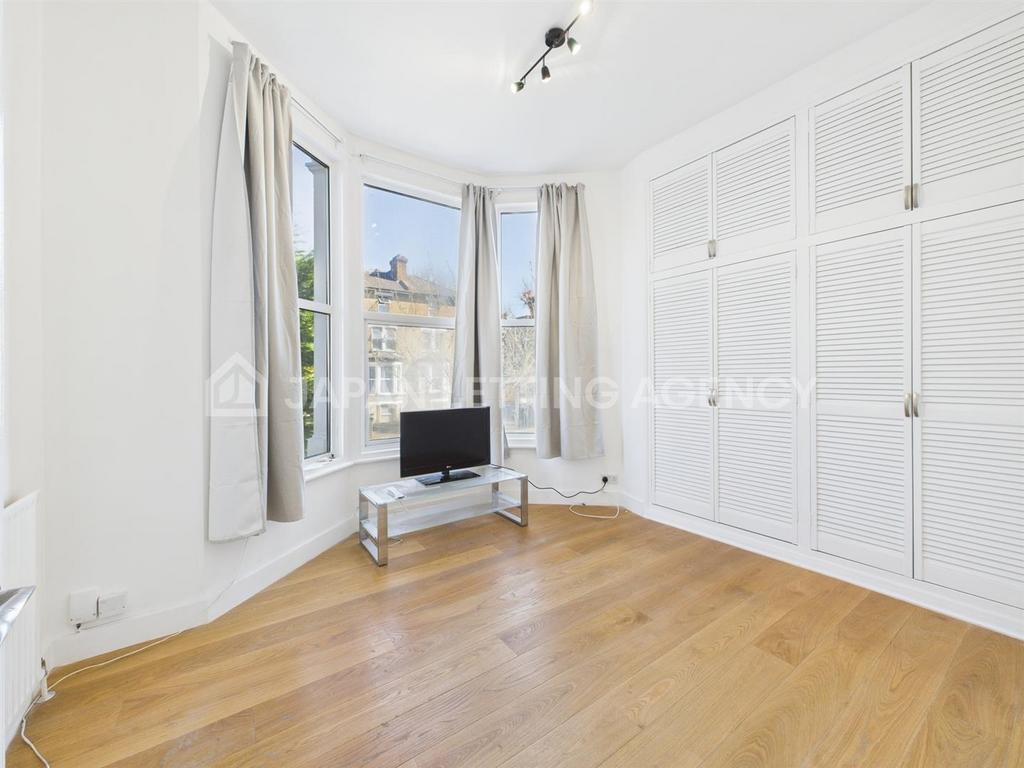 Apartment in London, Park Royal - View 3