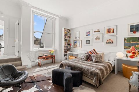 Studio to rent, Stanhope Gardens, South Kensington, London