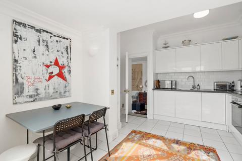 Studio to rent, Stanhope Gardens, South Kensington, London