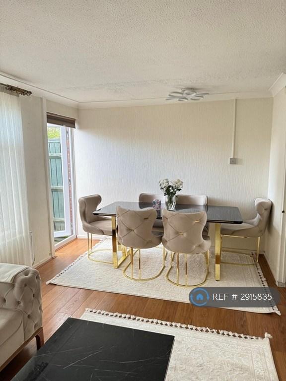 House in Borehamwood - View 2