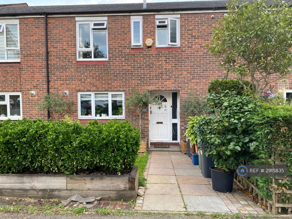 House in Borehamwood - More