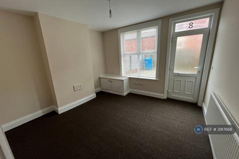 3 bedroom end of terrace house to rent, Third Avenue, Ilkeston, DE7