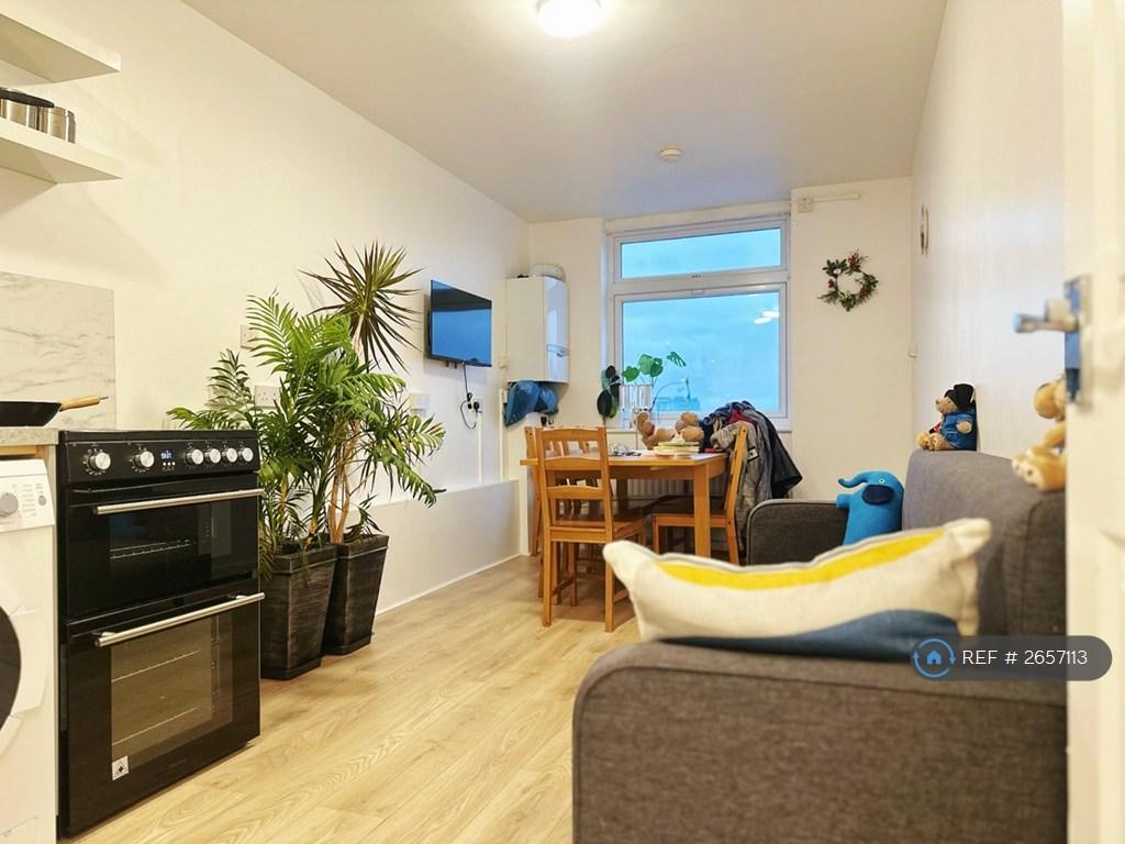 Kitchen Lounge