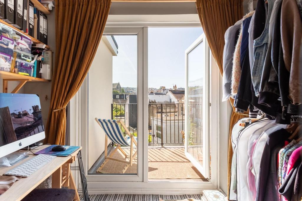Apartment in Brighton, Round Hill
