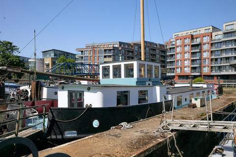 4 bedroom houseboat for sale, Lots Ait, Brentford, TW8