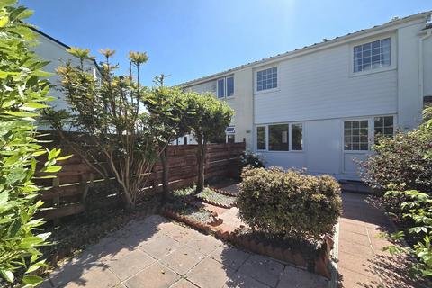 3 bedroom terraced house to rent, Trembel Road, Helston, TR12