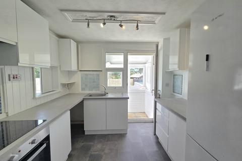 3 bedroom terraced house to rent, Trembel Road, Helston, TR12