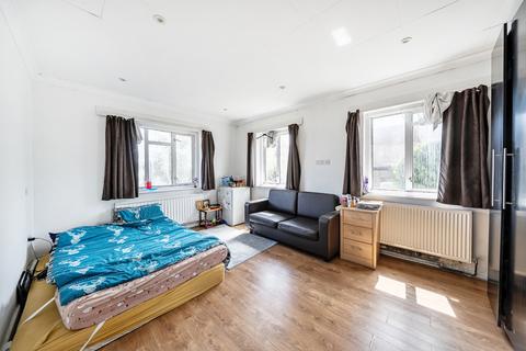 3 bedroom apartment for sale, Alexandra Avenue, Harrow, Middlesex
