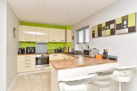 2 bedroom apartment for sale, Poynder Drive, Snodland, Kent