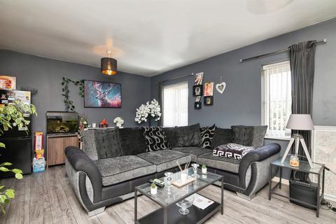 2 bedroom coach house for sale, Sannders Crescent, Tipton