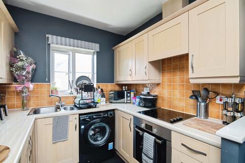 2 bedroom coach house for sale, Sannders Crescent, Tipton