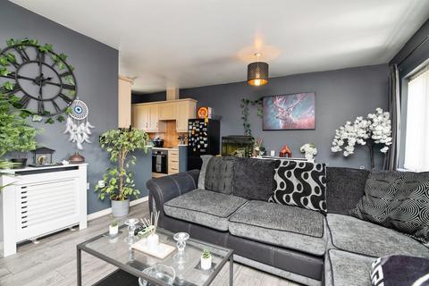 2 bedroom coach house for sale, Sannders Crescent, Tipton