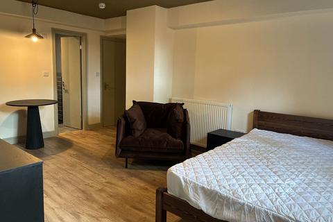 Studio to rent, Moorland Road, Leeds LS6