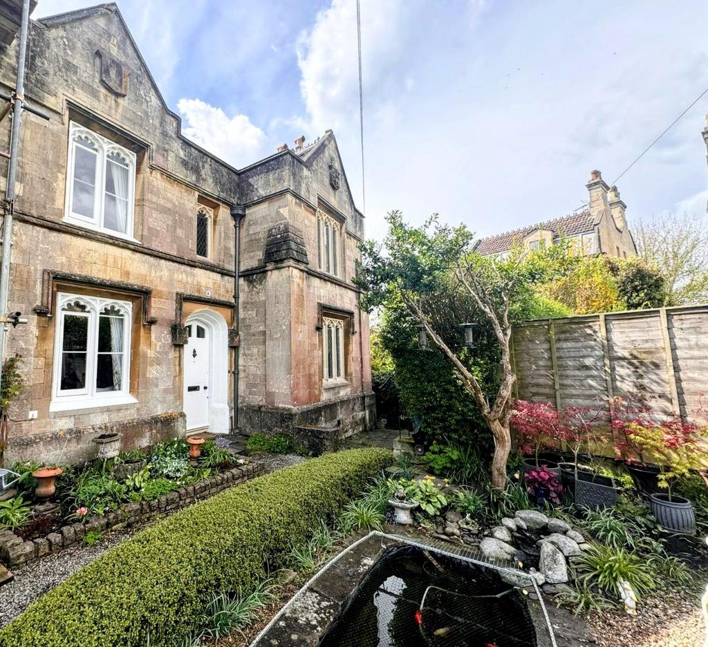2 bedroom character property to rent