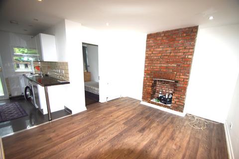 2 bedroom maisonette to rent, Braemar Avenue, London, NW10