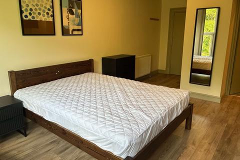 Studio to rent, Moorland Road, Leeds LS6